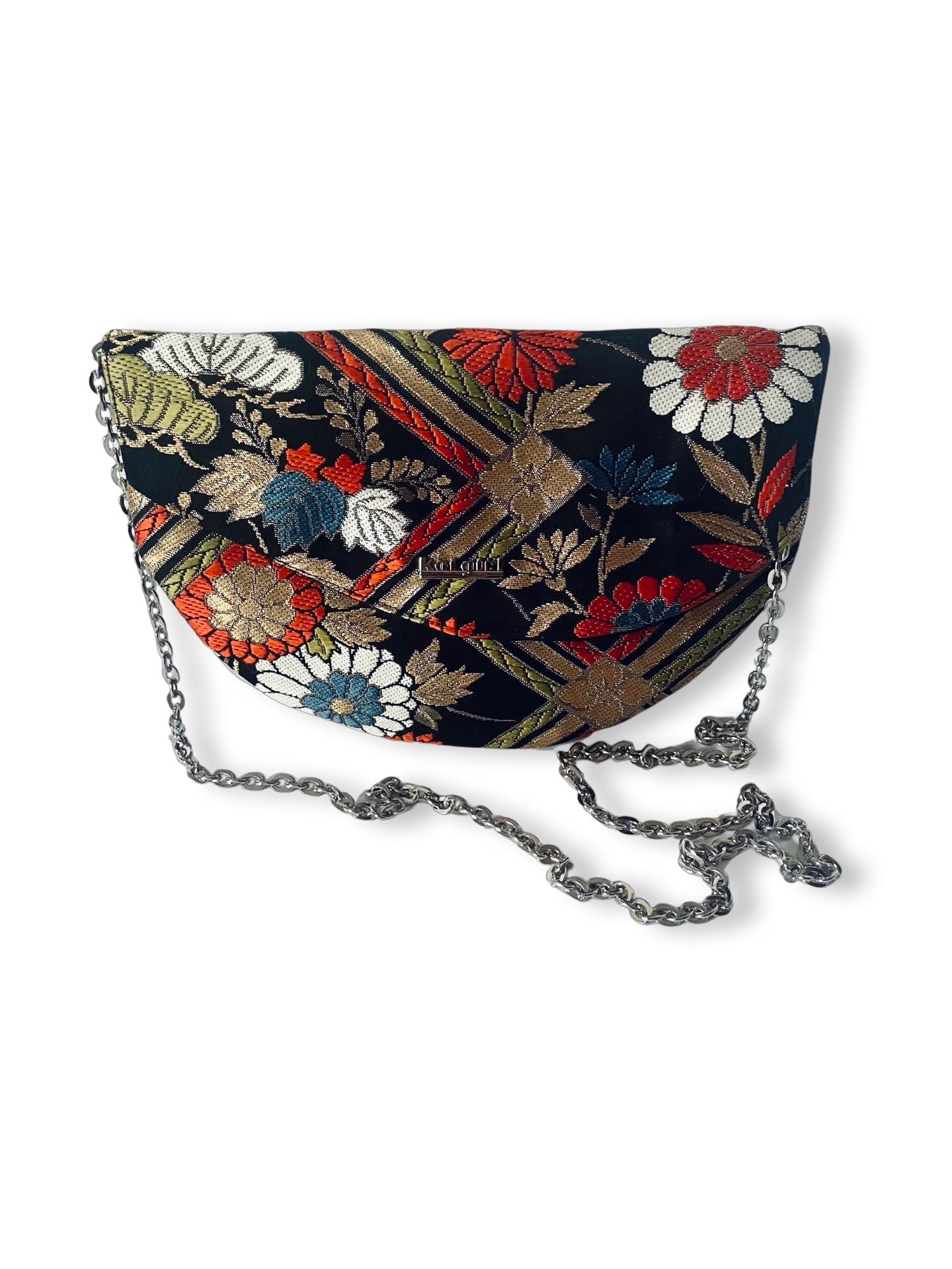 Chrysanthemums Clutch