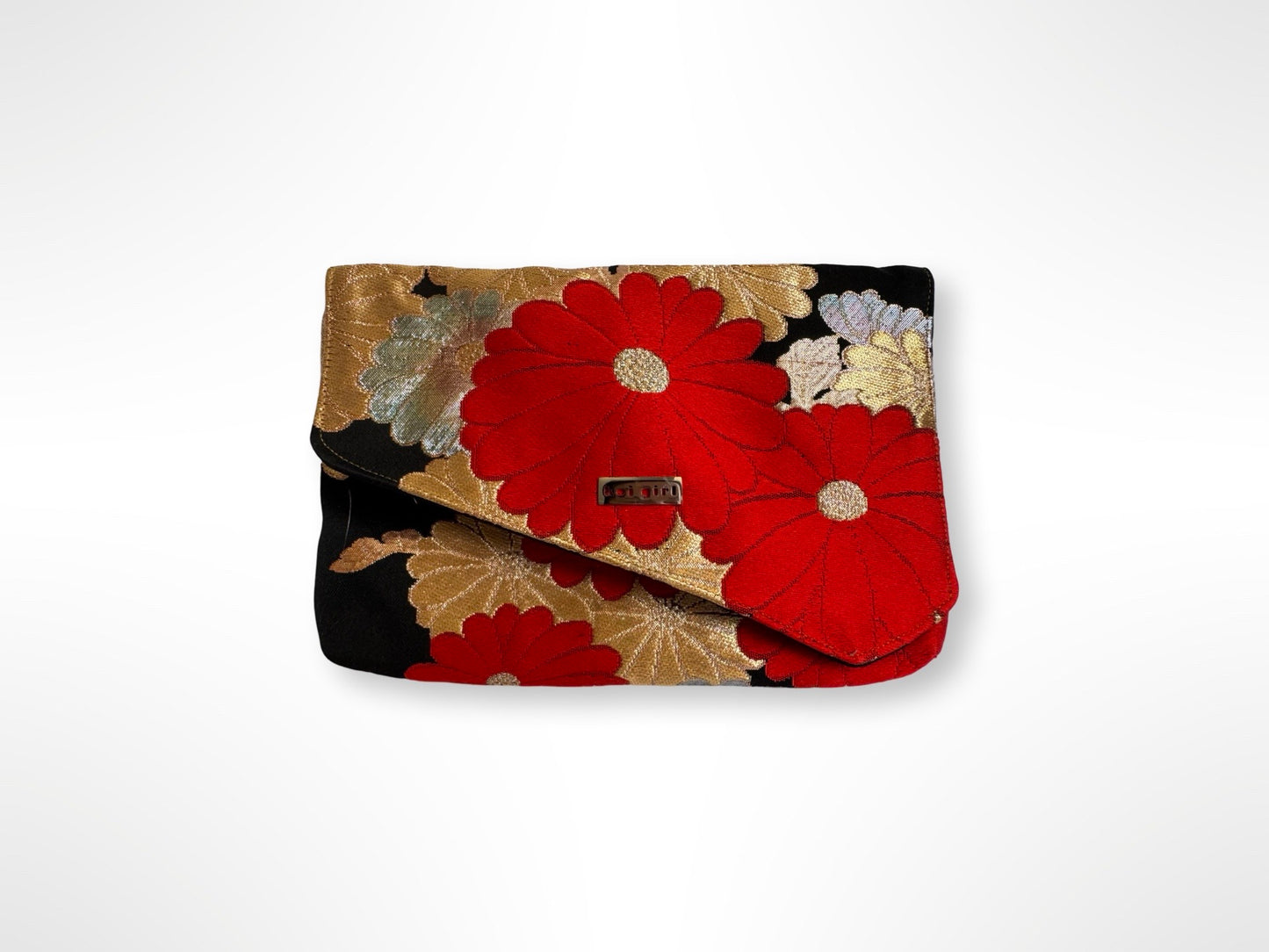 Red Chrysanthemums Clutch