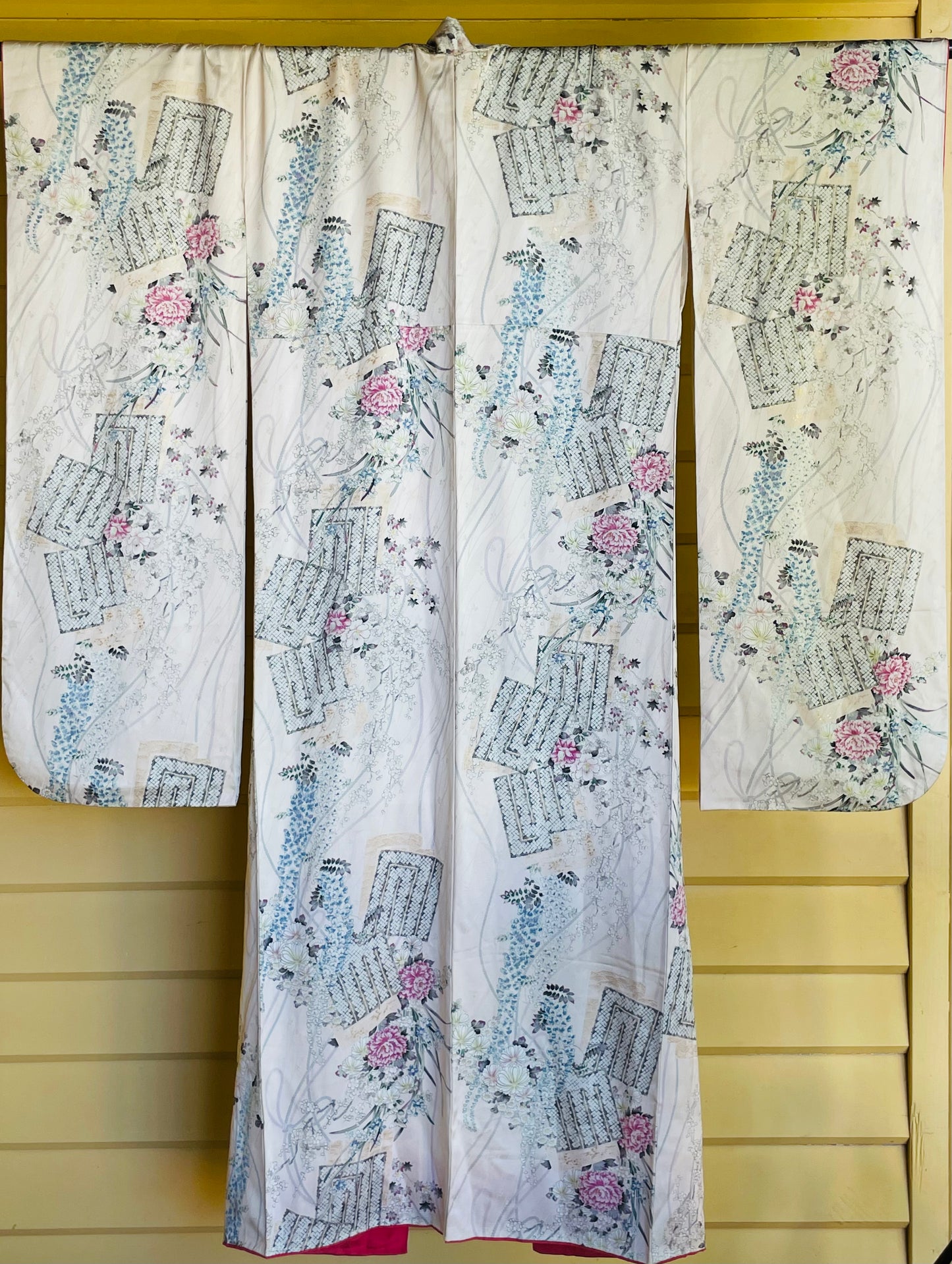 Vintage Ivory Furisode Kimono with Floral