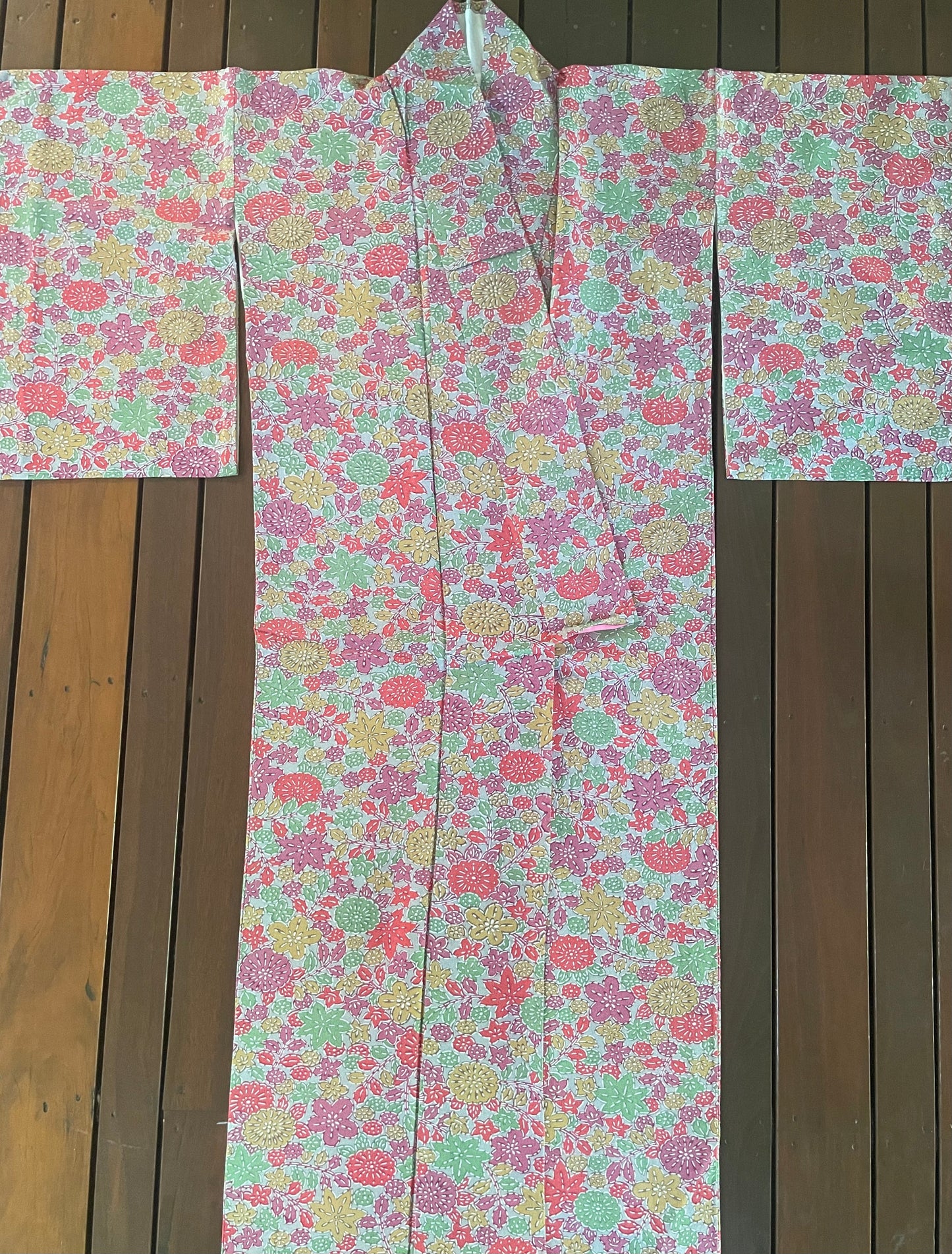 Bright Japanese Floral Scene Komon Kimono