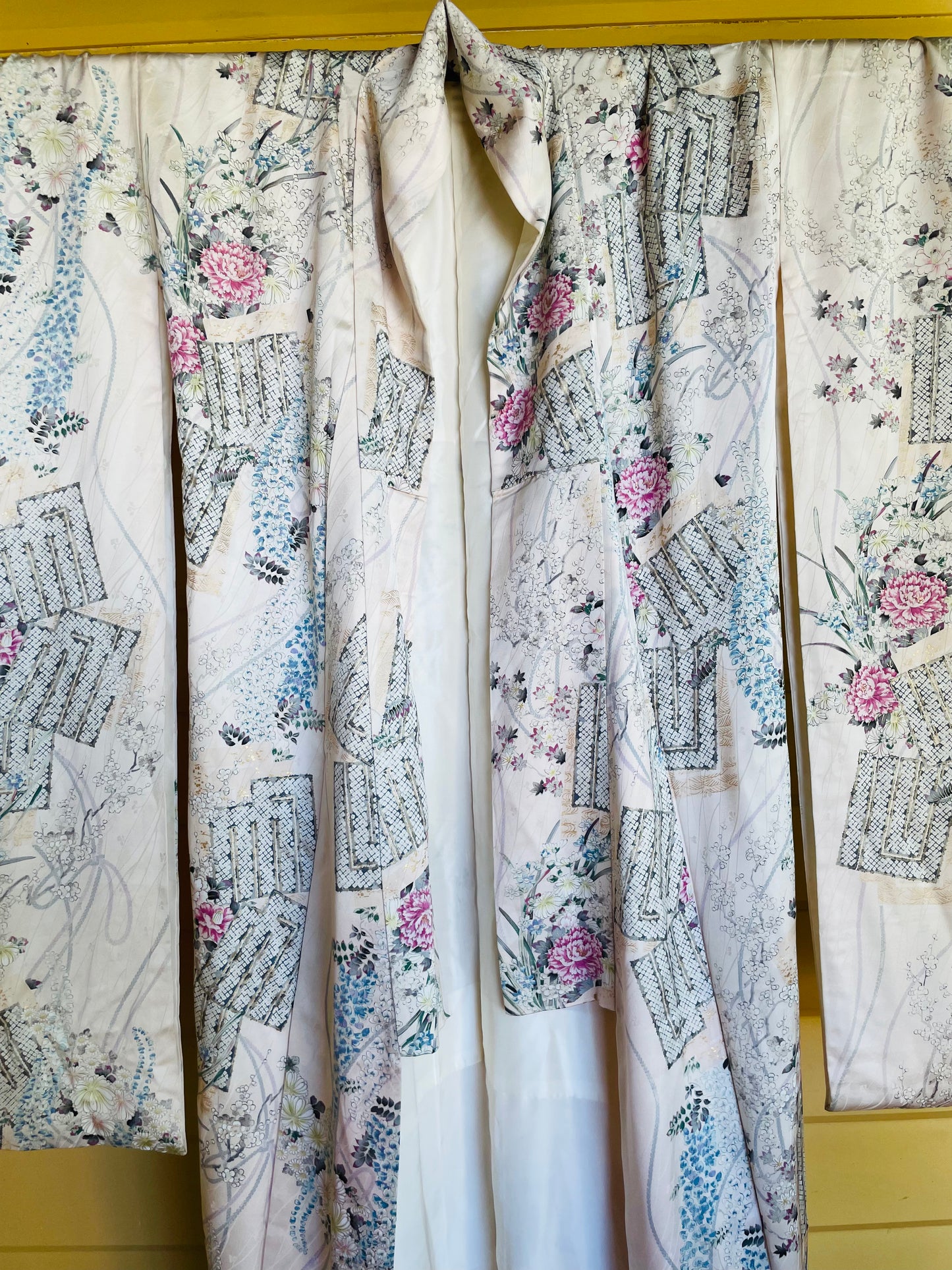 Vintage Ivory Furisode Kimono with Floral