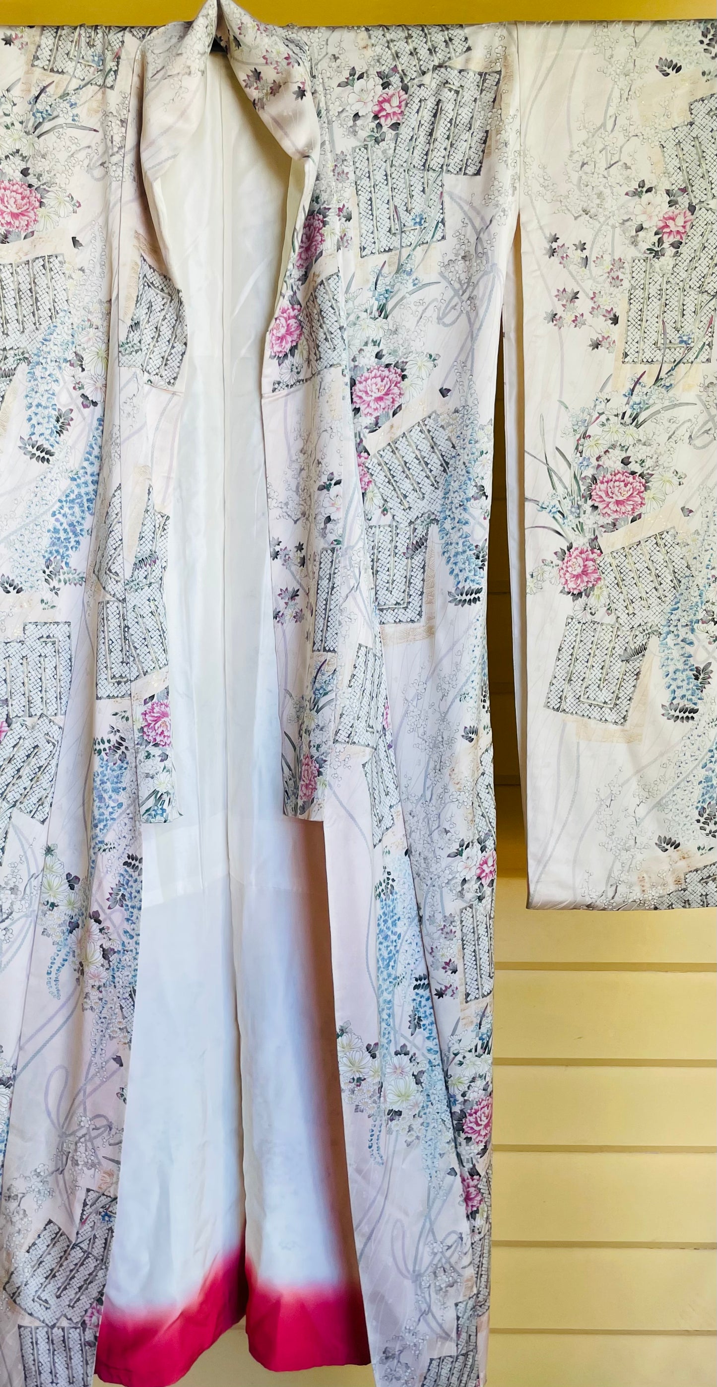 Vintage Ivory Furisode Kimono with Floral